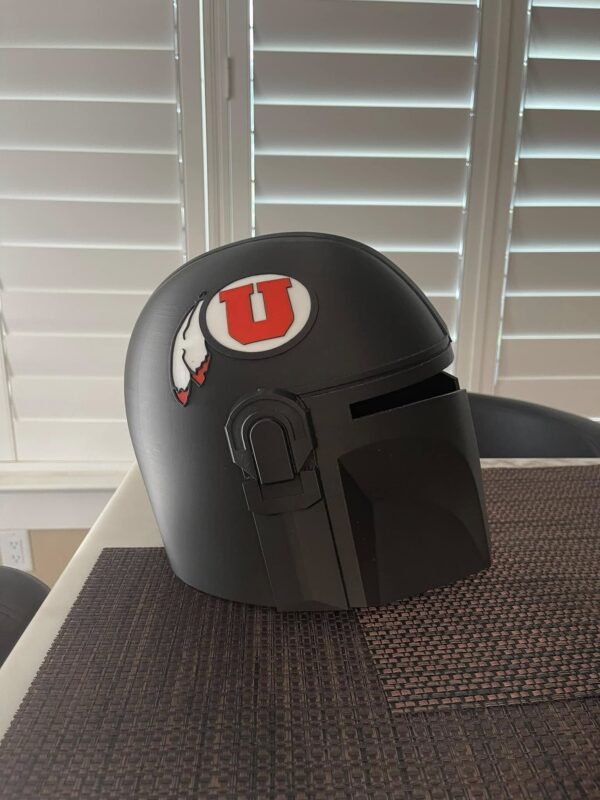U Mandalorian Helmet