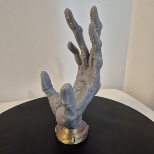 6-Finger Alien Hand Controller Holder - Image 4