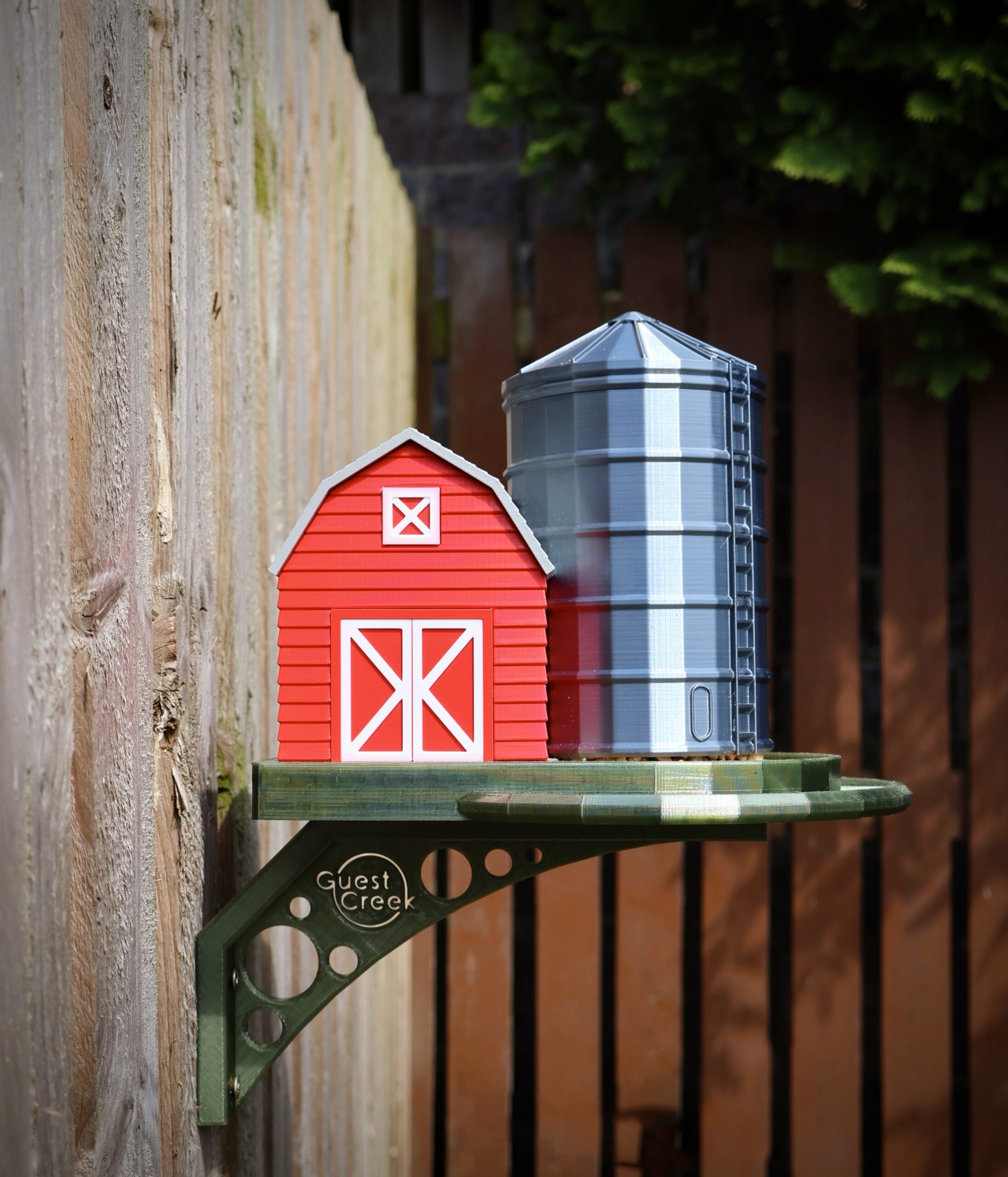 Comedouro para pássaros em formato de celeiro e silo - Image 3
