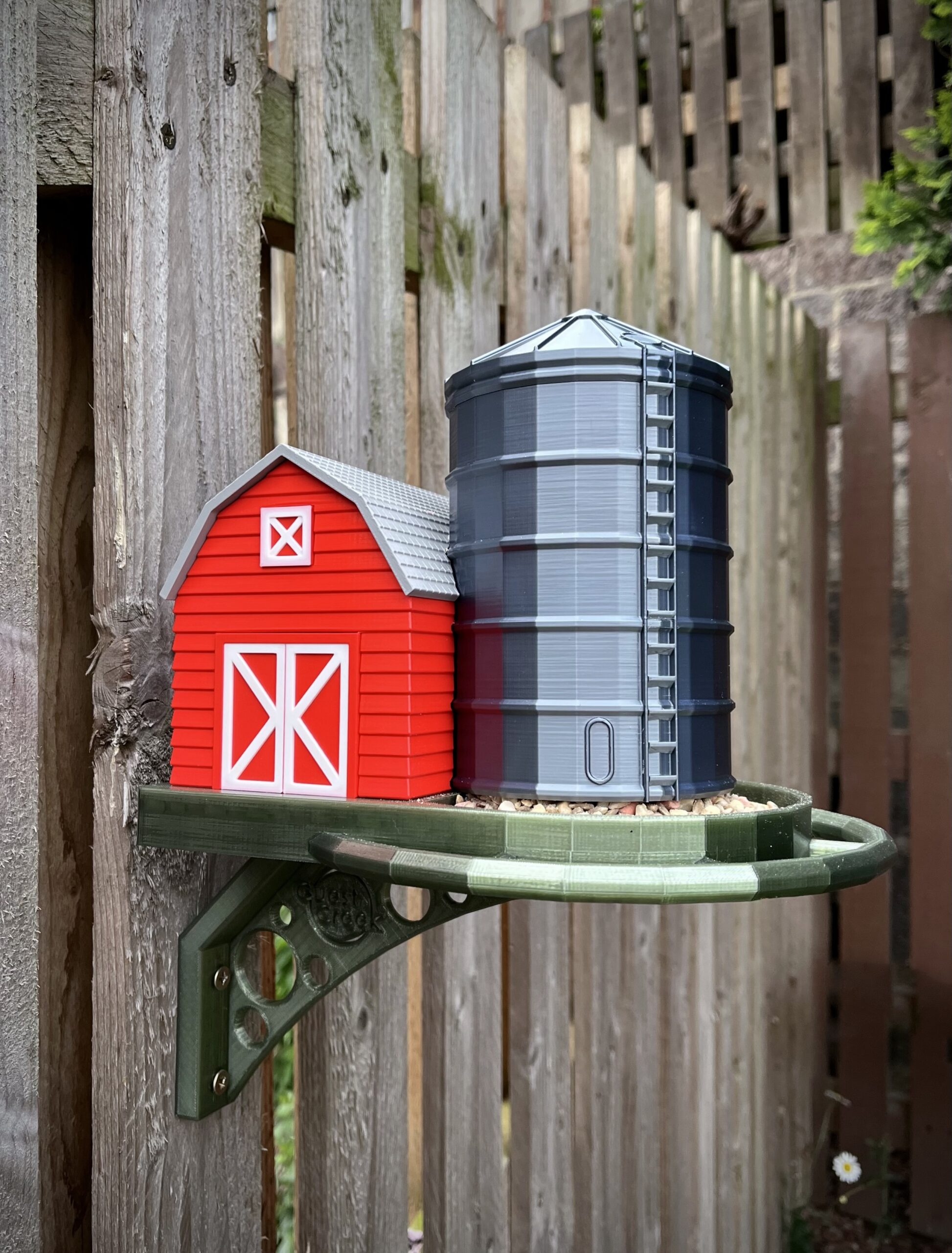 Comedouro para pássaros em formato de celeiro e silo - Image 4