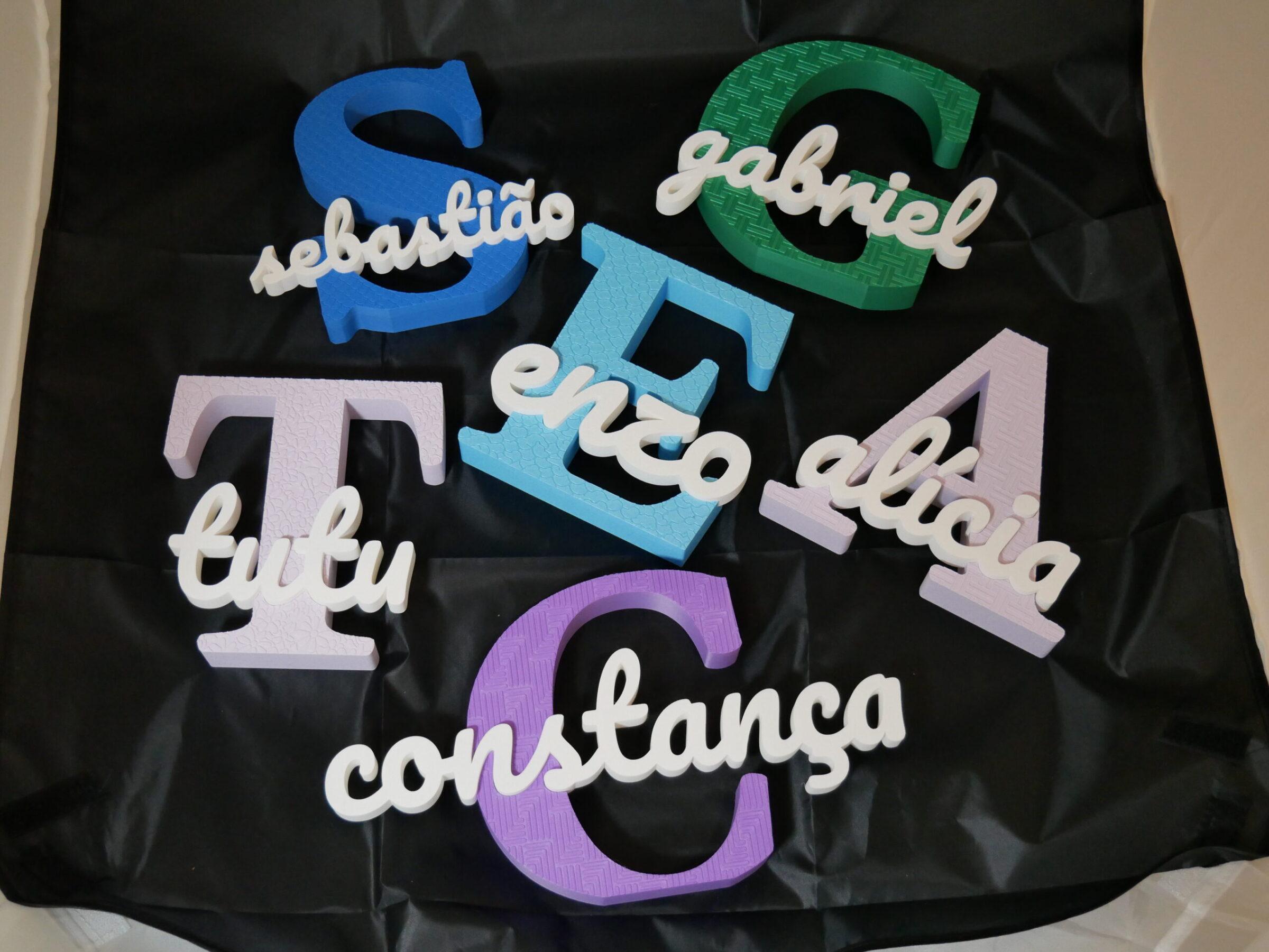 Letreiro de Nome Personalizado em 3D — Texturas & Cores Exclusivas