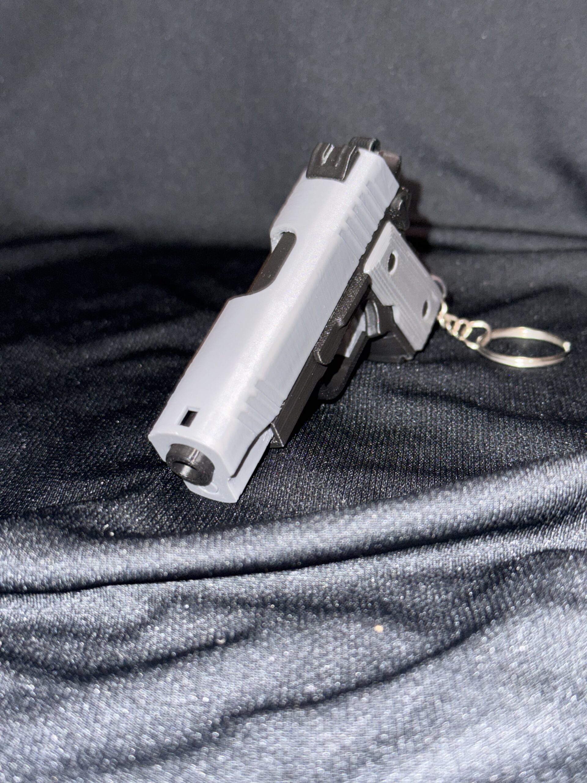 1911 fidget keychain with working action (Grey) - Image 4