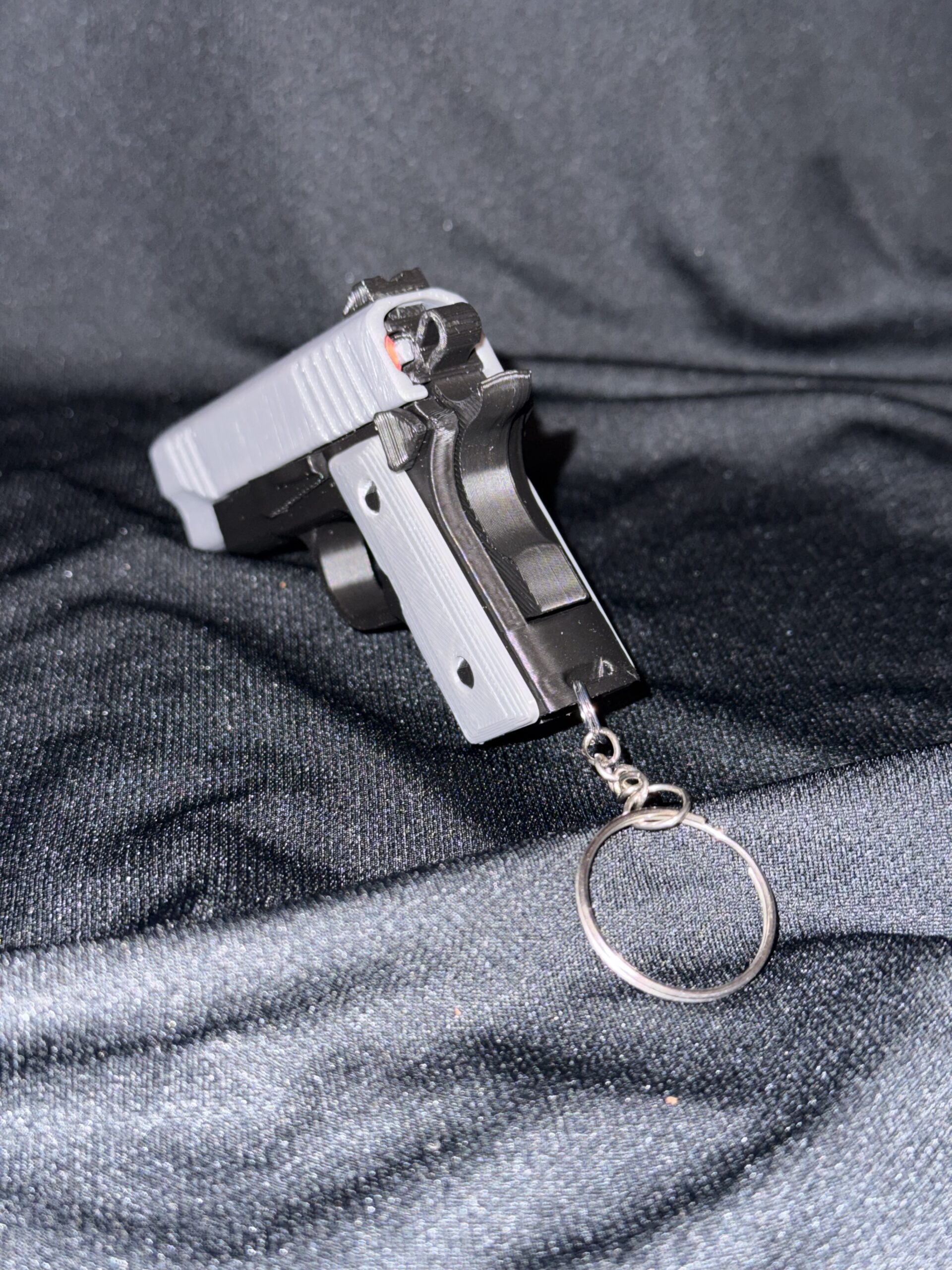 1911 fidget keychain with working action (Grey) - Image 3