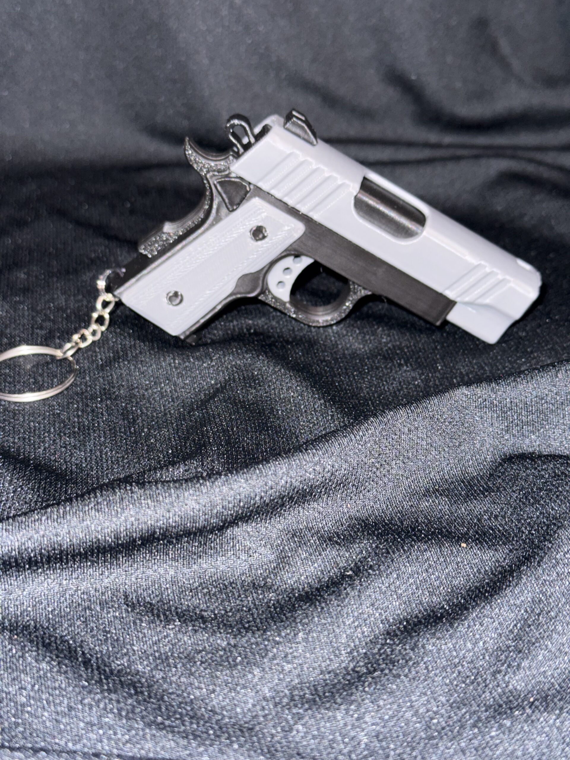1911 fidget keychain with working action (Grey) - Image 5