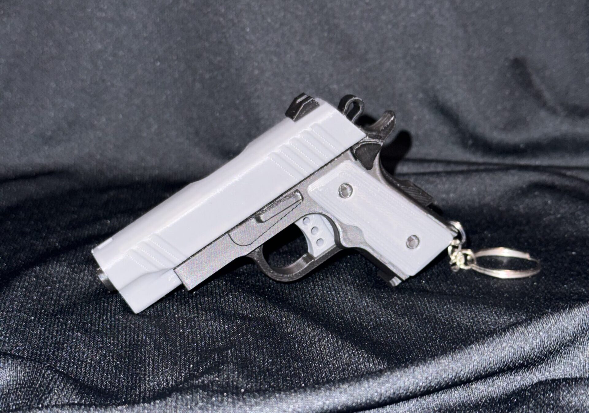 1911 fidget keychain with working action (Grey)