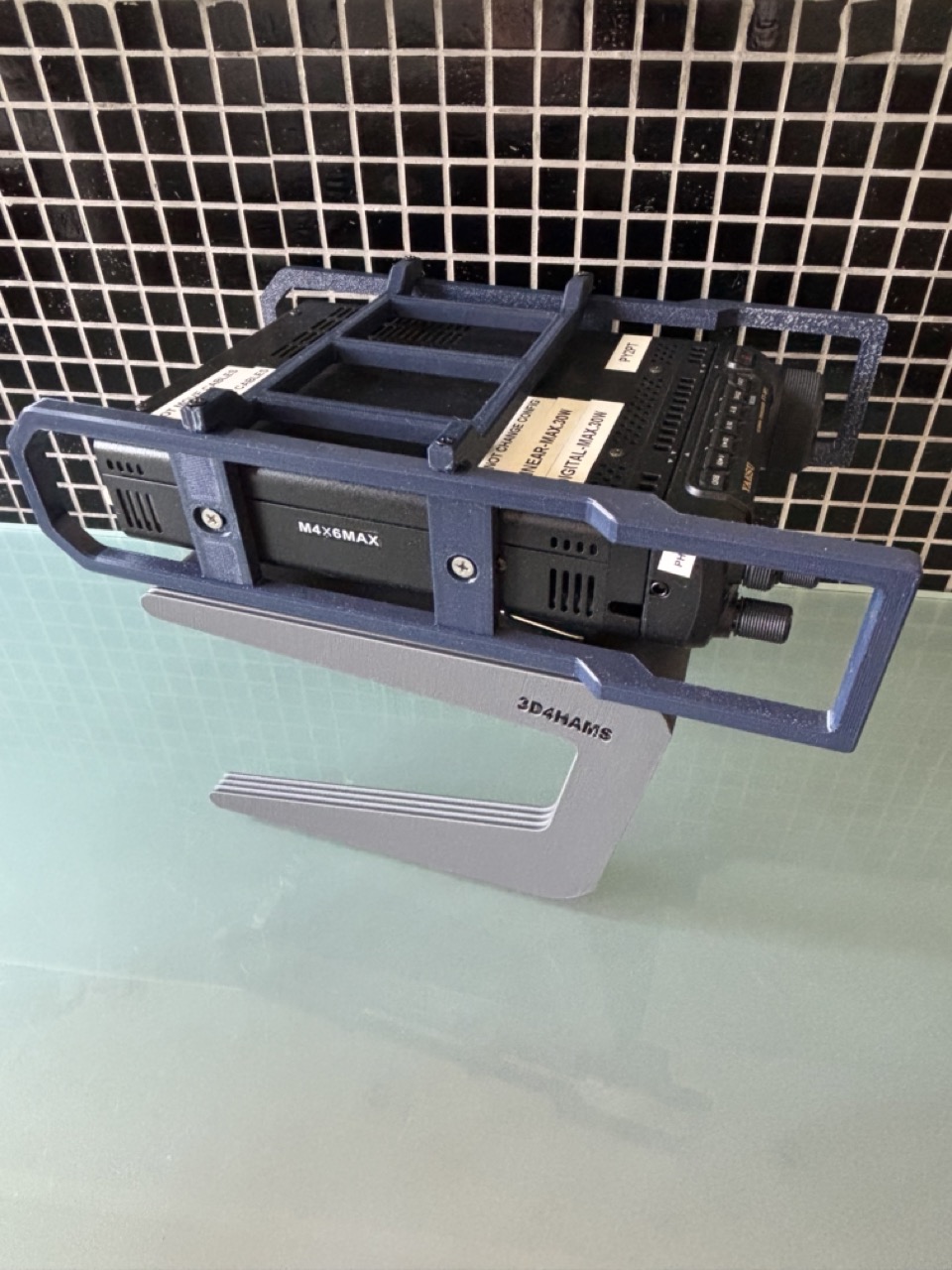 Suporte Elevado de Mesa para Rádios e Outros Equipamentos - Image 9