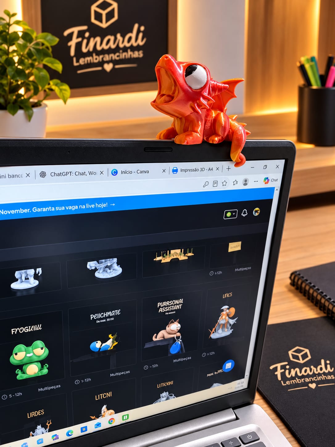 Chompy Dragãozinho de monitor — um toque de diversão para sua mesa! - Image 9